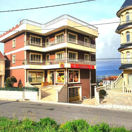 Apartamentos Romaris Minarzo Luaran gambar